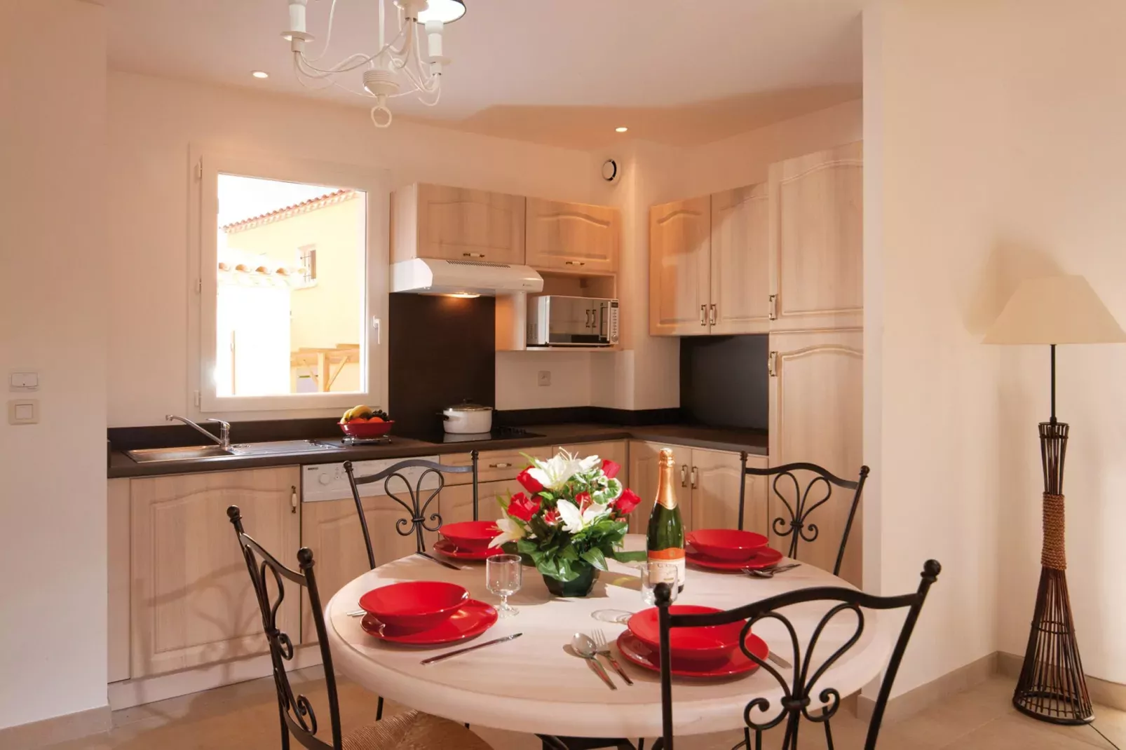 L'oustau de Sorgue 3-Dining room