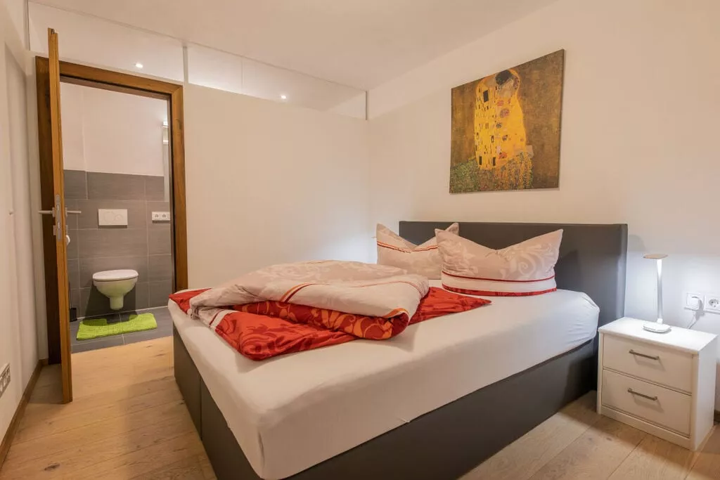 244818-Bedroom