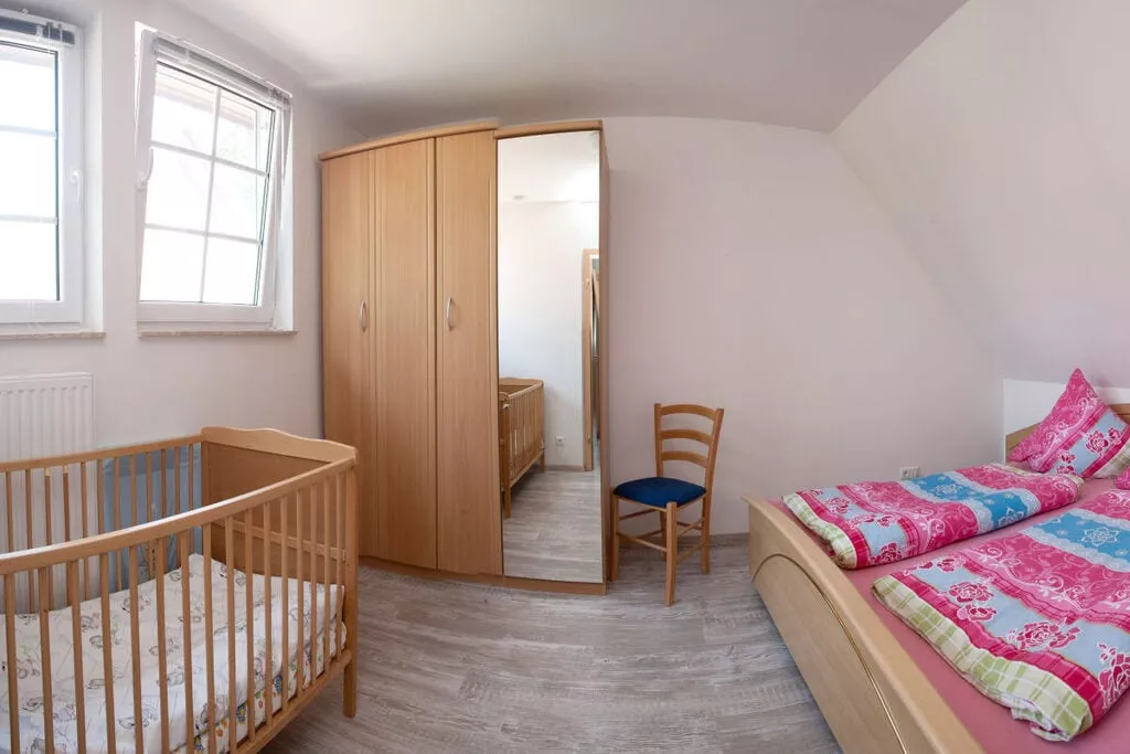 117175-Bedroom