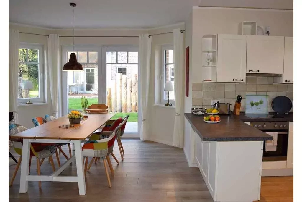 237924-Dining room