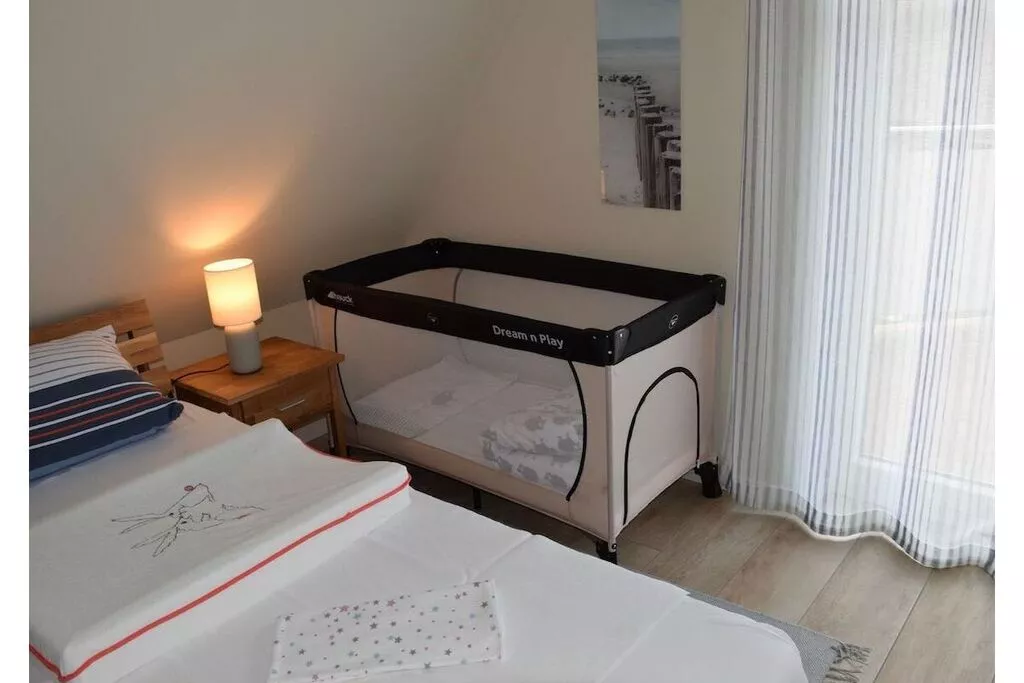 237924-Bedroom
