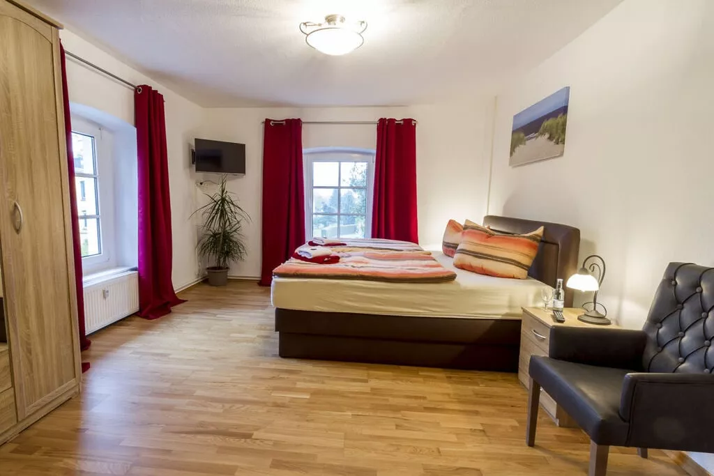 211877-Bedroom