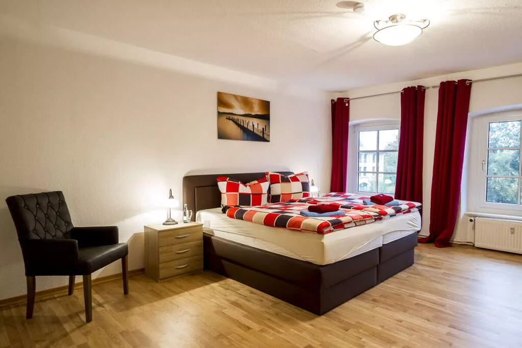 211877-Bedroom