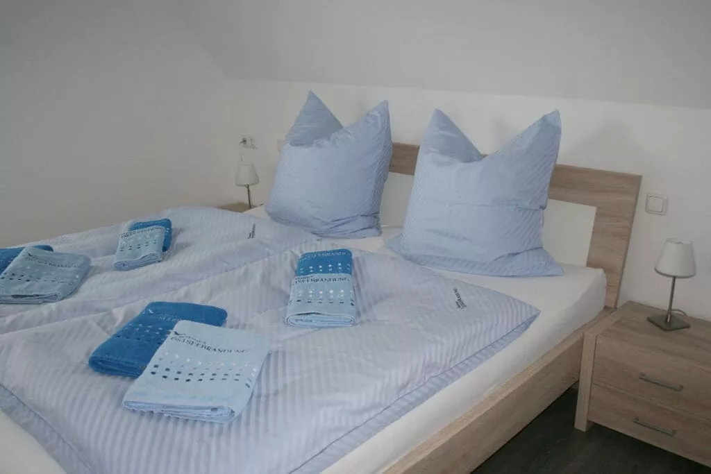 166205-Bedroom