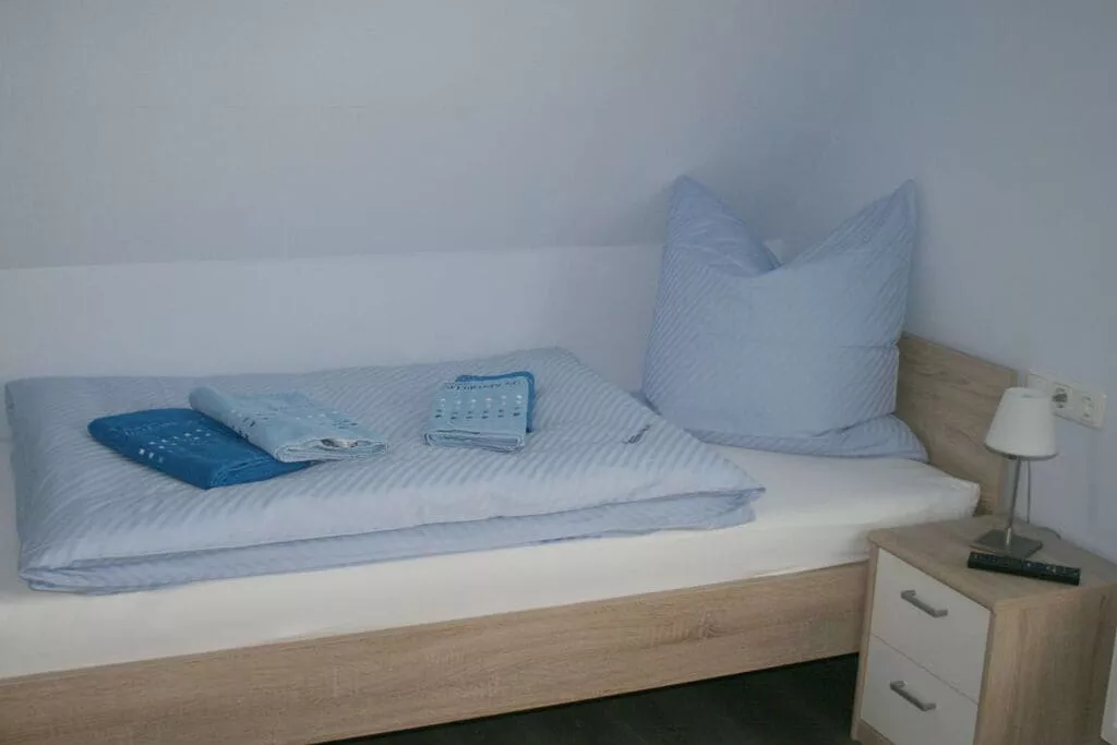 166205-Bedroom