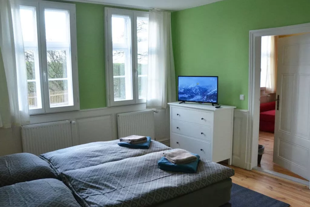 219705-Bedroom