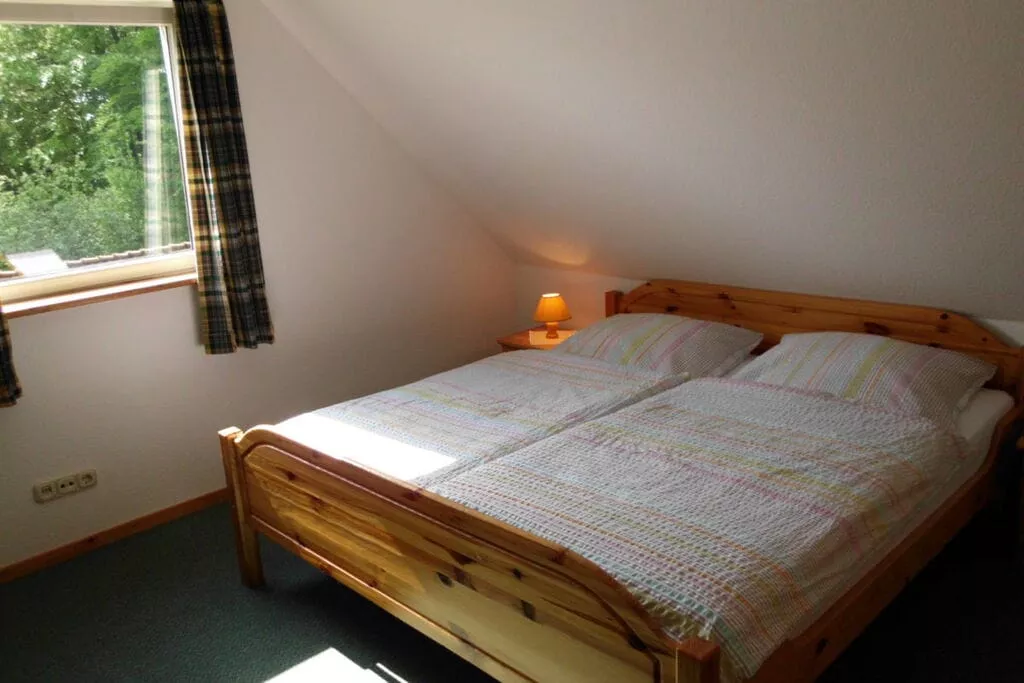 218589-Bedroom