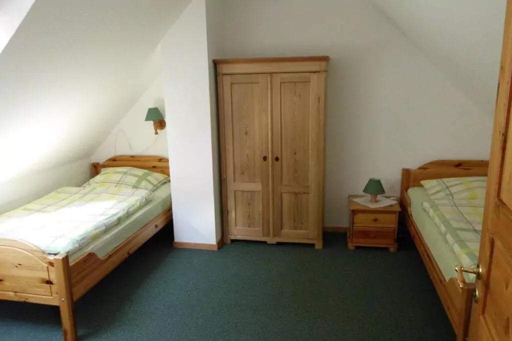 218589-Bedroom