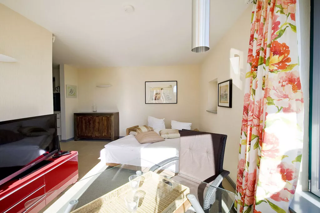 230187-Bedroom