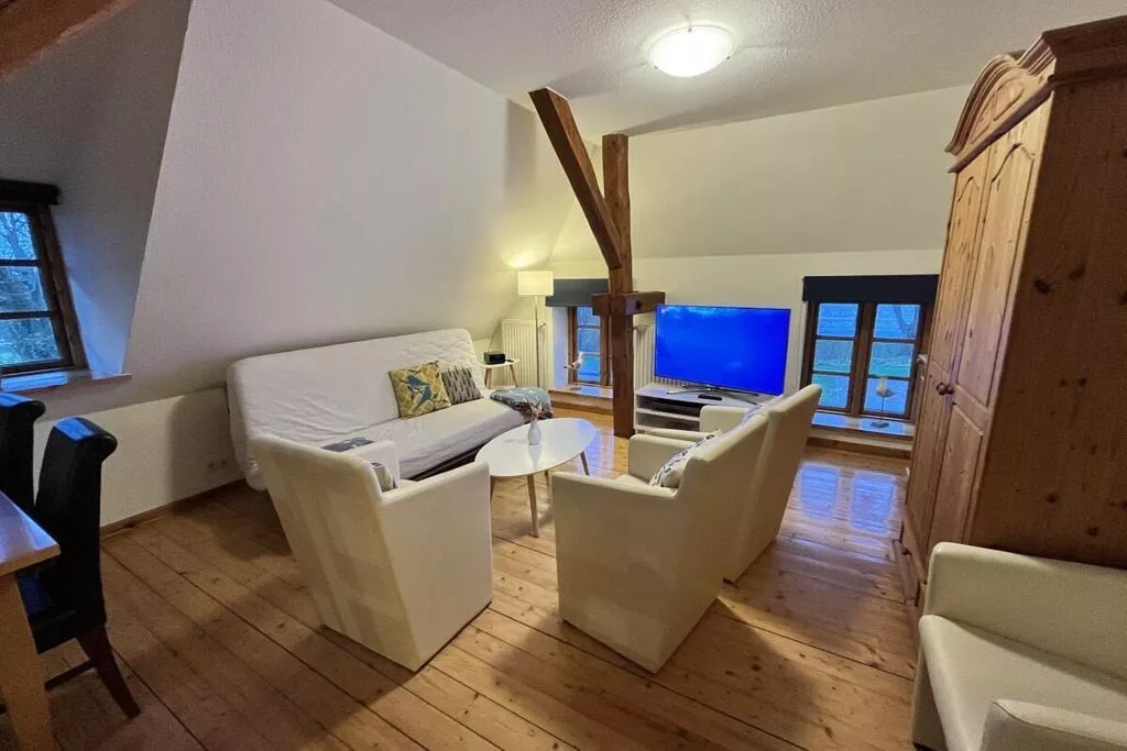 228653-Bedroom