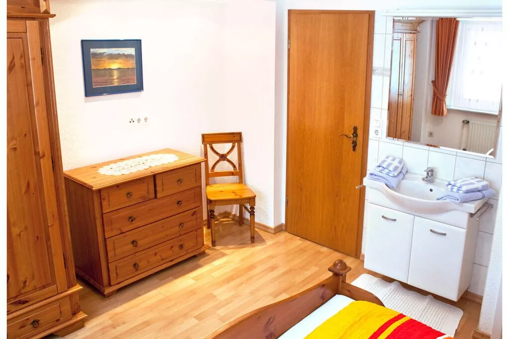 206744-Bedroom