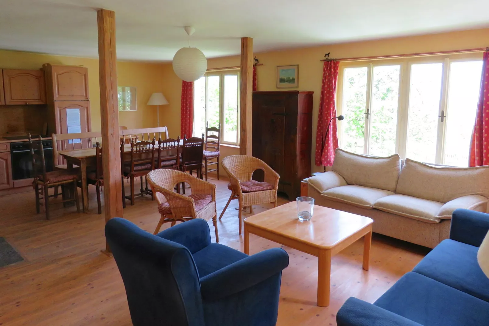 Pereboom-Living room