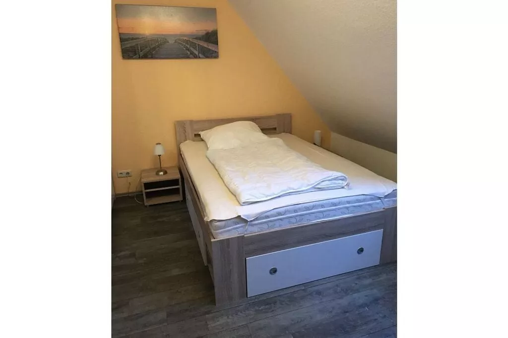 237207-Bedroom