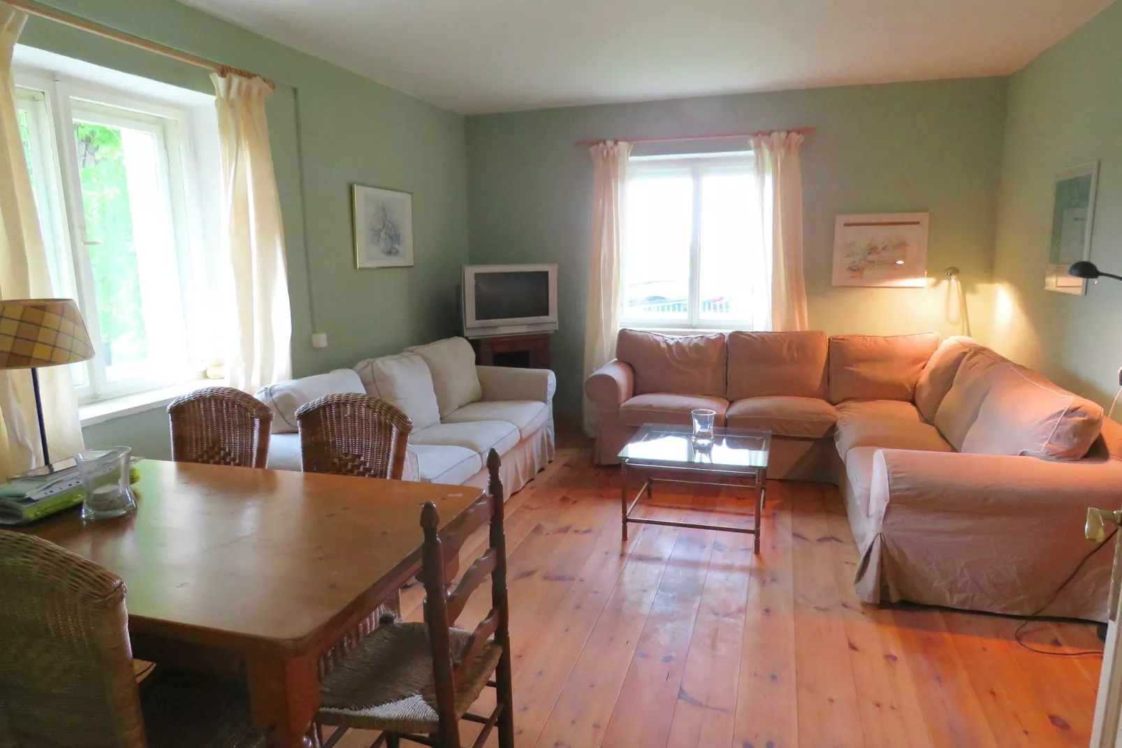 Lipa-Living room