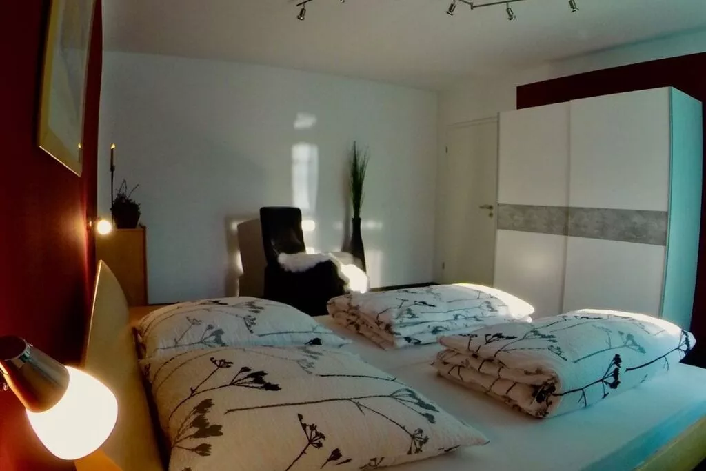 228974-Bedroom