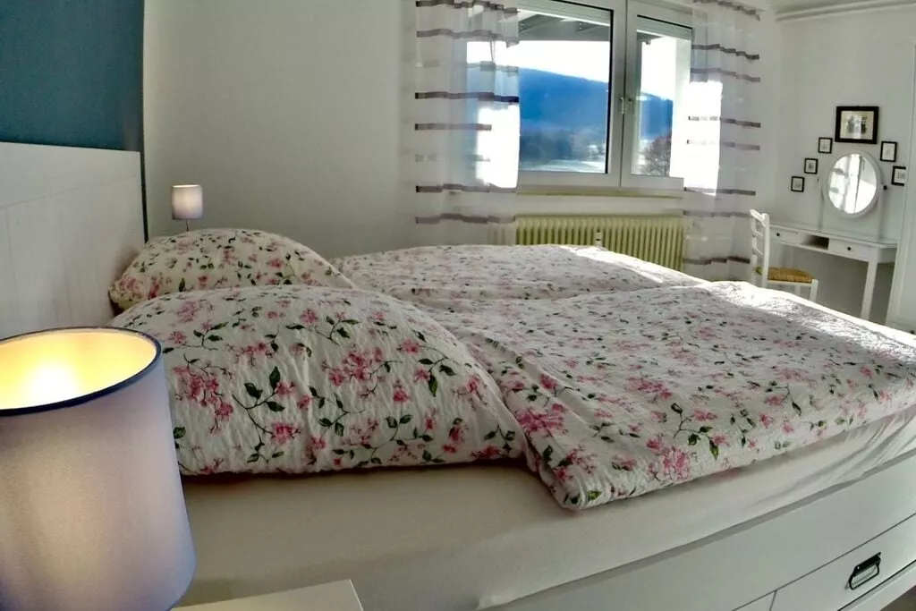 228974-Bedroom