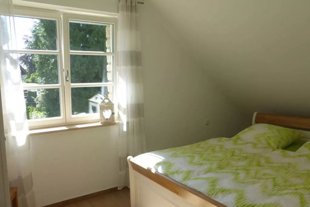229895-Bedroom