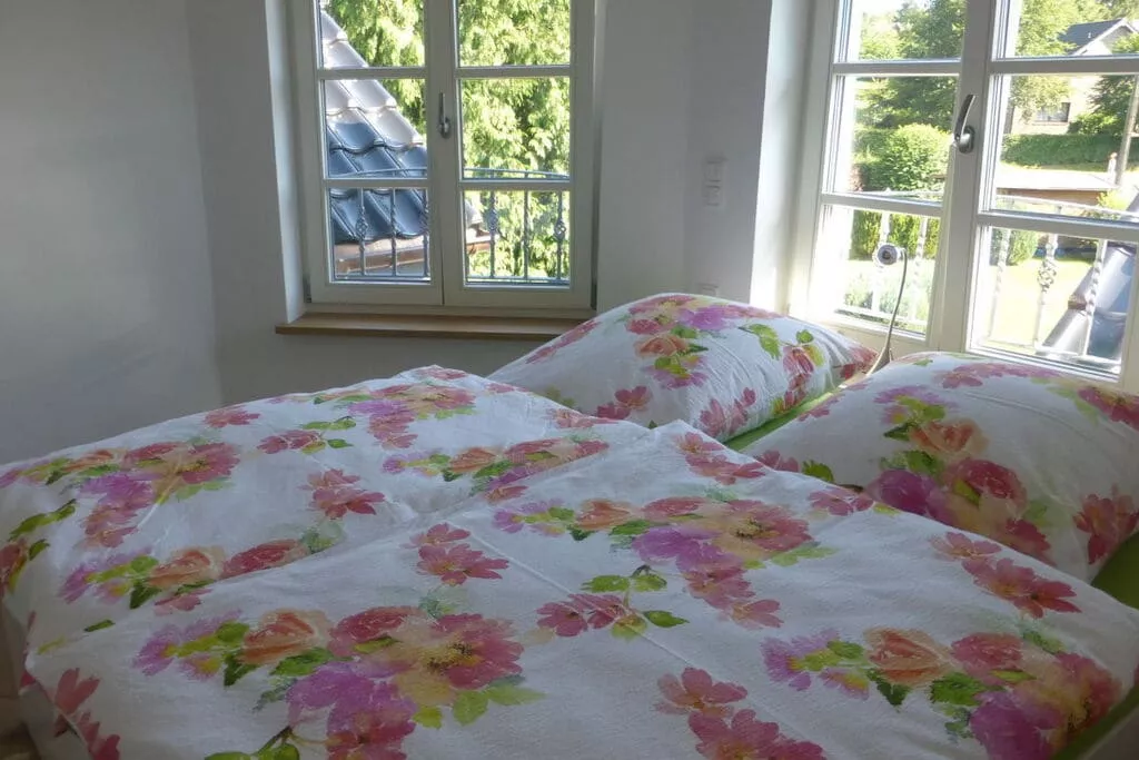 229895-Bedroom