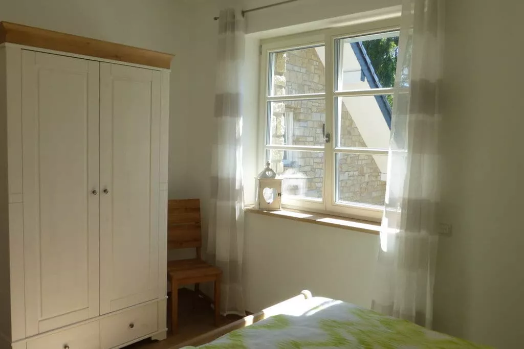 229895-Bedroom