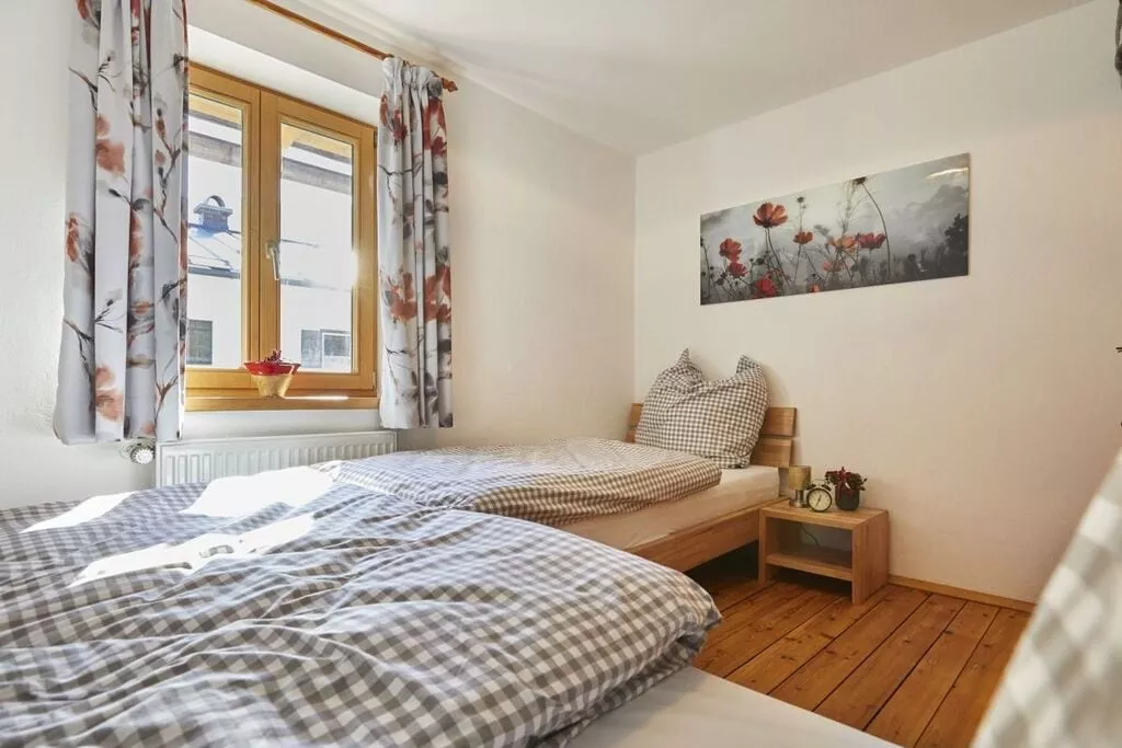 243554-Bedroom