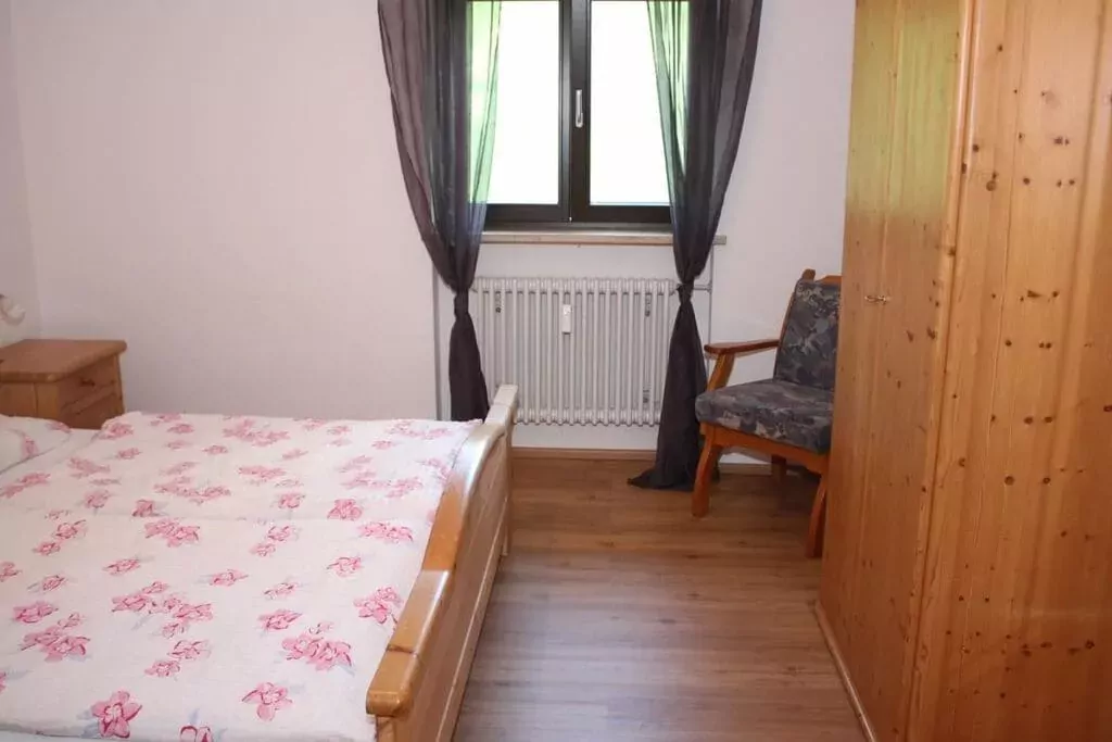 215708-Schlafzimmer