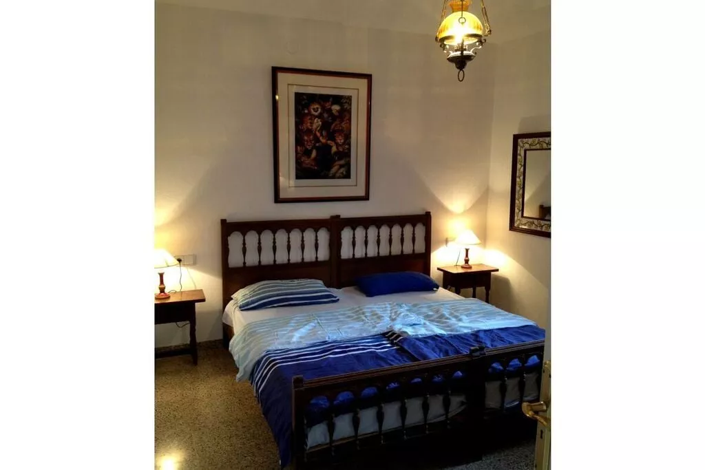 234044-Bedroom