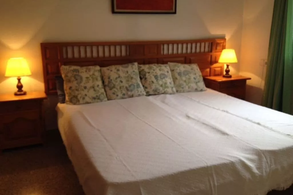 234044-Bedroom