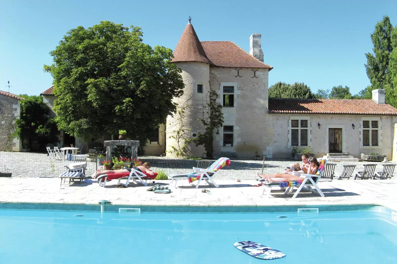 Manoir avec piscine privée-Außenbereich Sommer