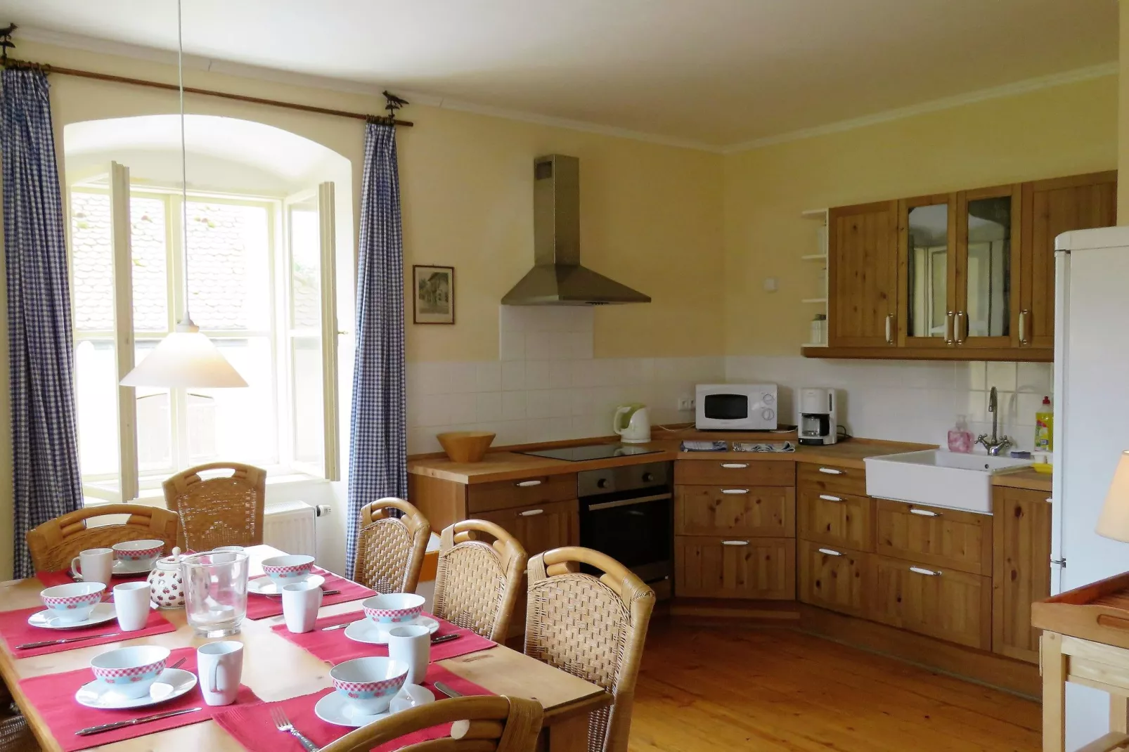Fara-Kitchen