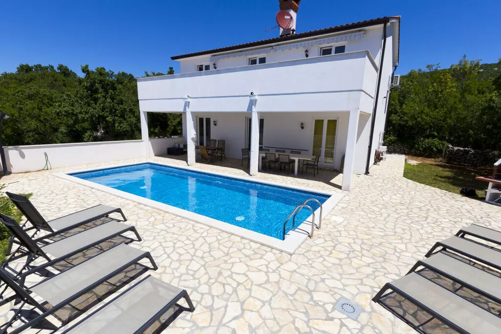 217267-Pool