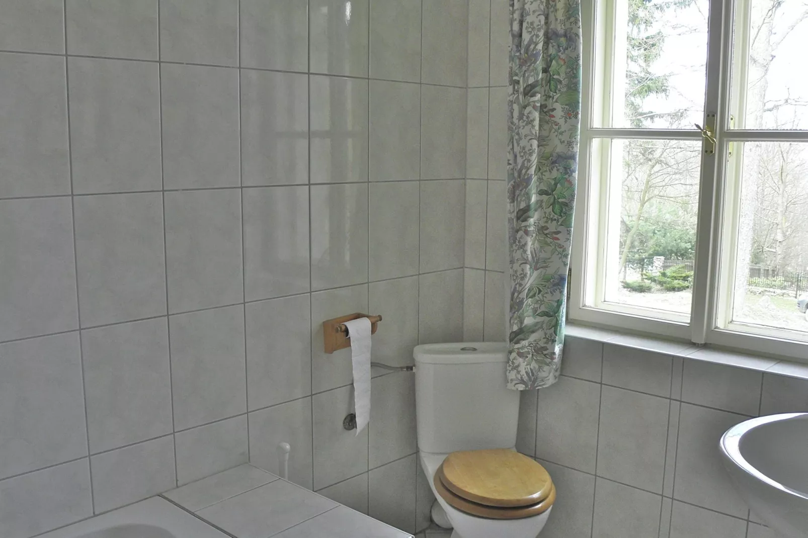 Fara-Bathroom