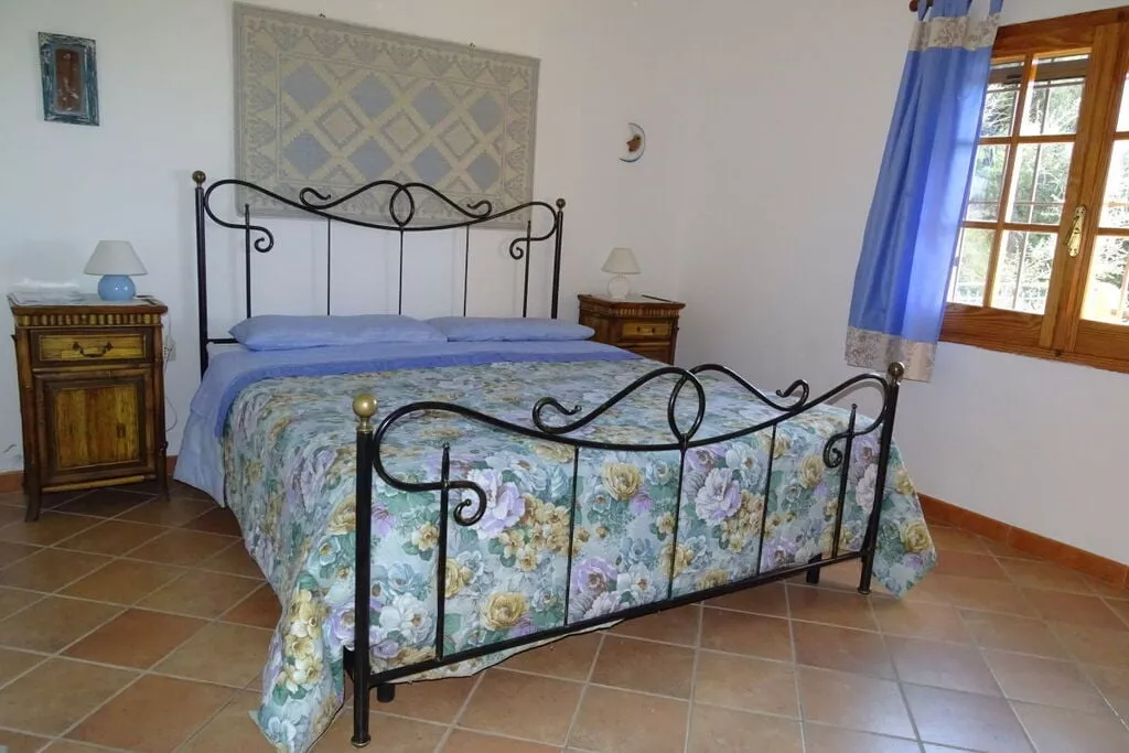 216845-Bedroom