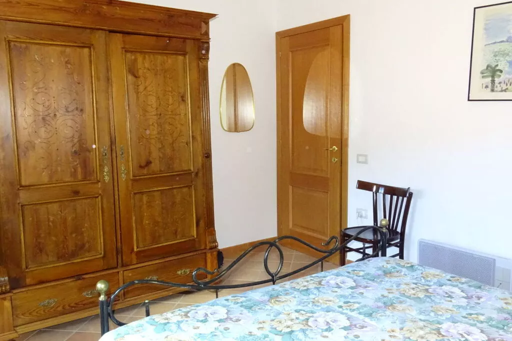 216845-Bedroom