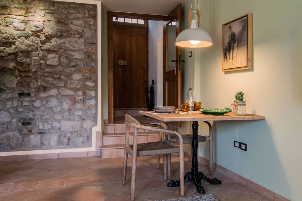 233369-Dining room
