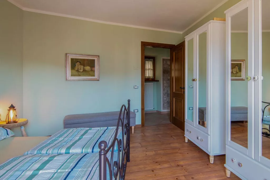 233369-Bedroom
