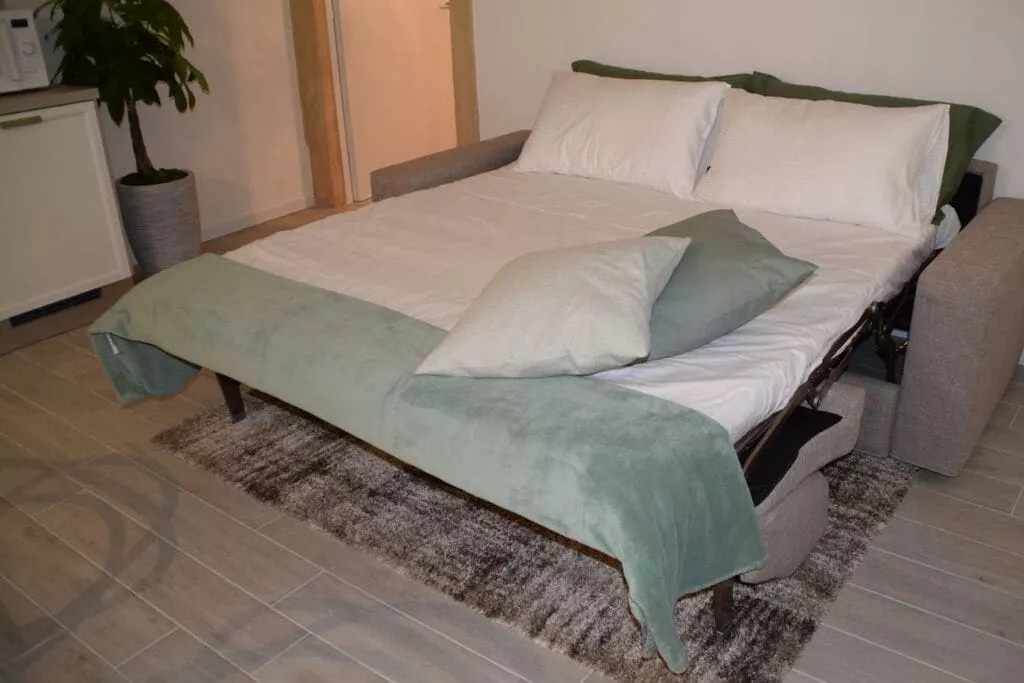 202756-Bedroom