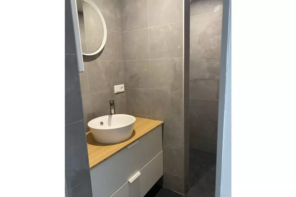 203319-Salle de bain