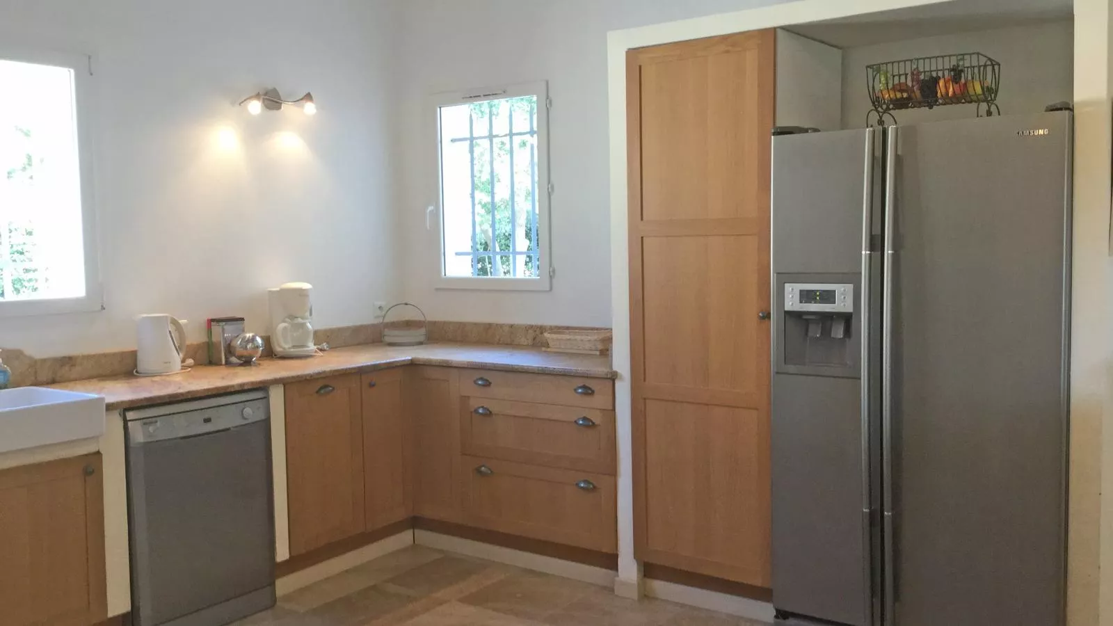 La Cadeline-Kitchen