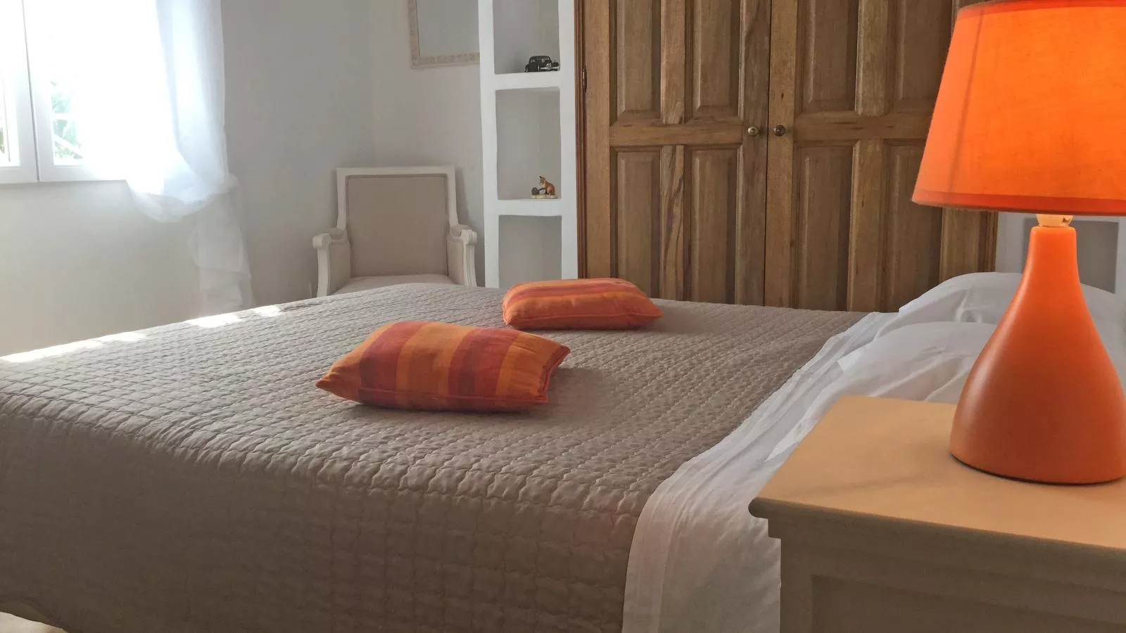 La Cadeline-Bedroom