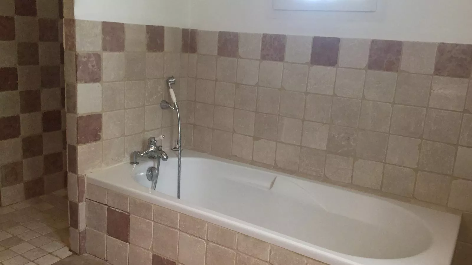 La Cadeline-Bathroom