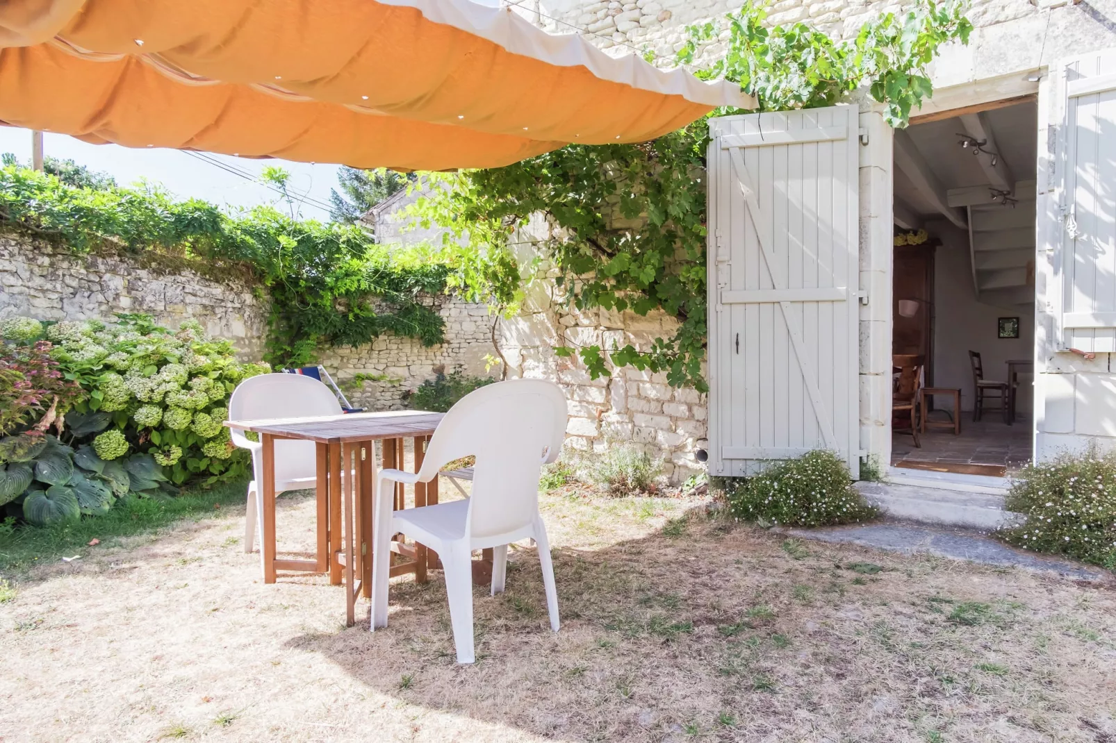 Maison de vacances Sossay-Jardin d'été