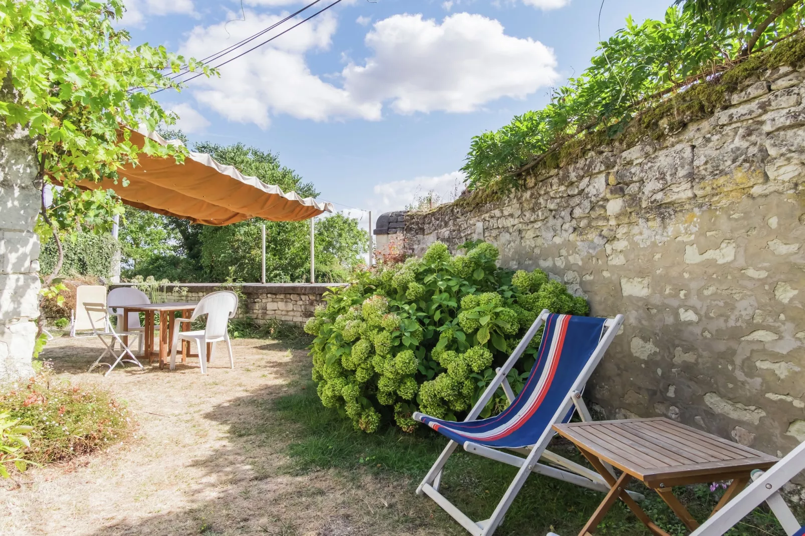 Maison de vacances Sossay-Jardin d'été