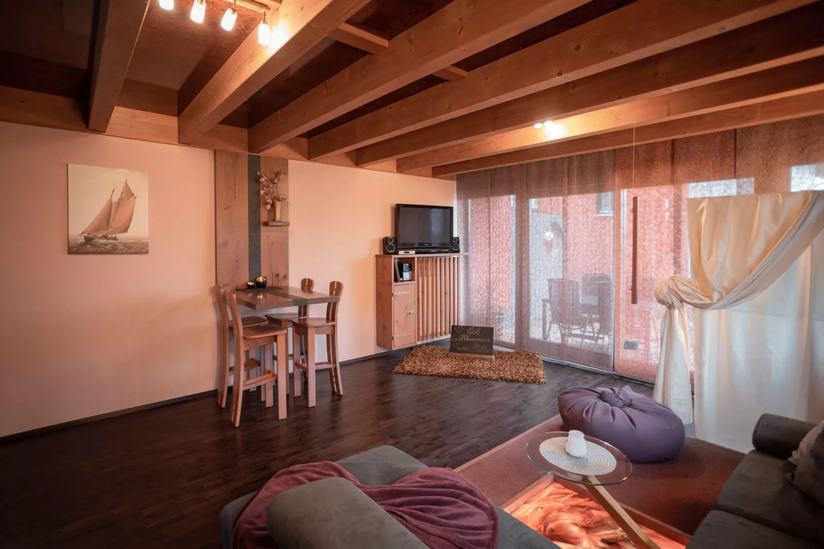 Holiday home with sauna in the Bavarian Forest-Living room