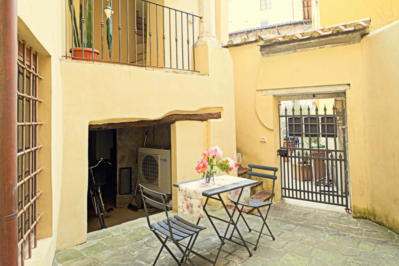 Anna Anfiteatro di Lucca-Terrace balcony