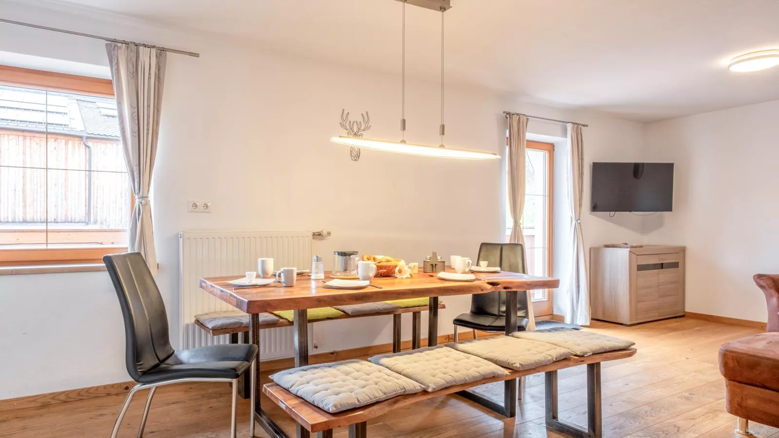 Kraftplatz am Litzlhof-Esszimmer