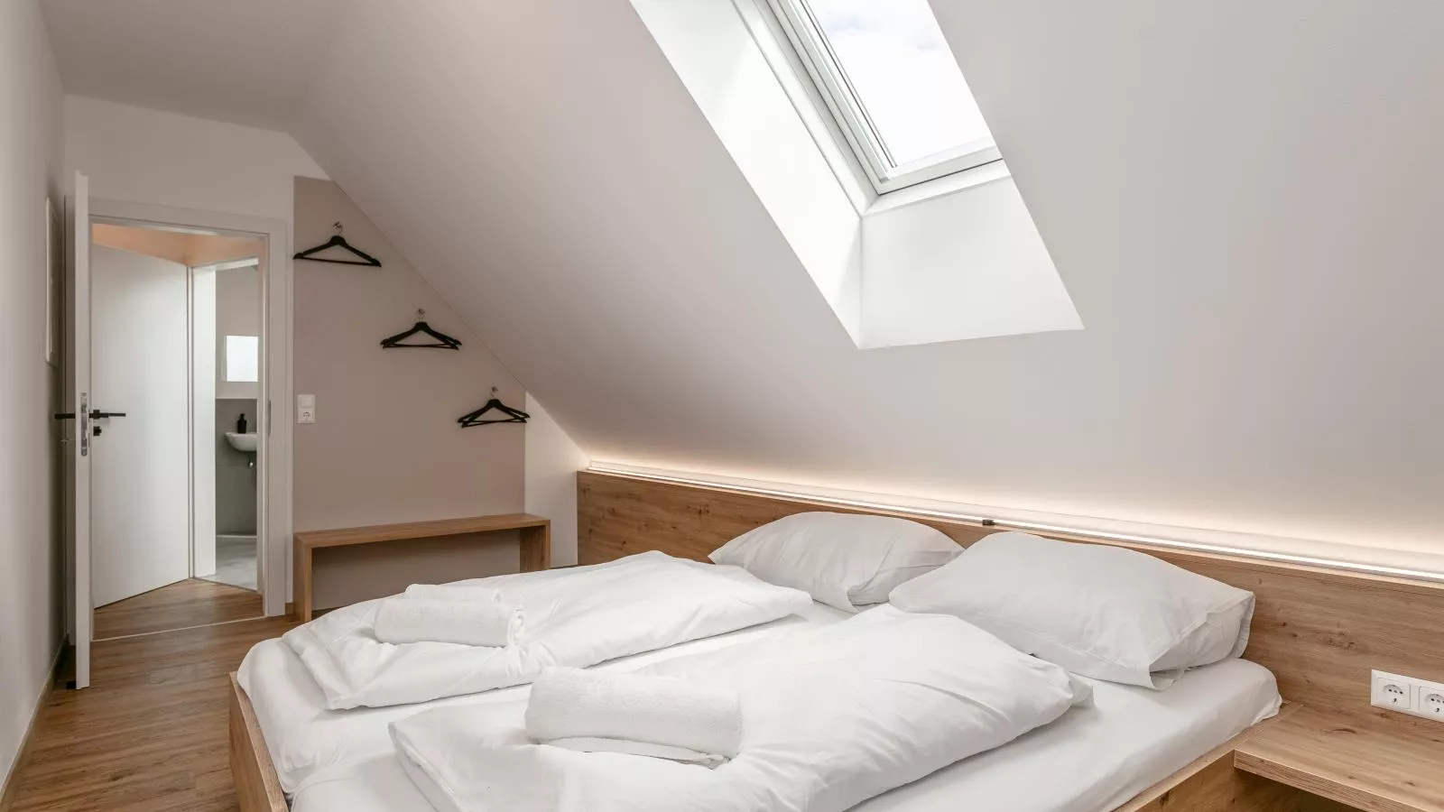 NRV Top 7-Bedroom