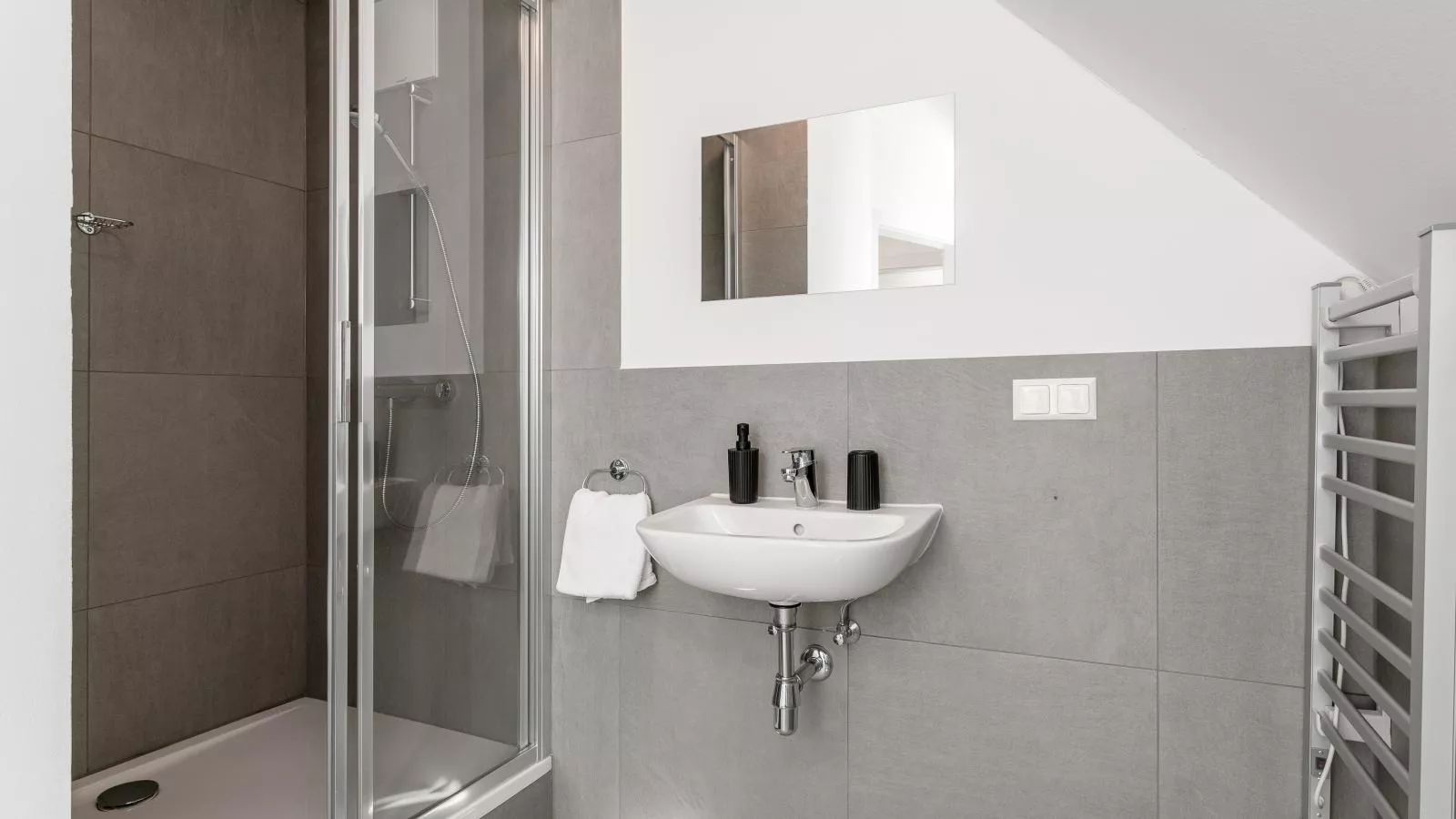 NRV Top 7-Bathroom