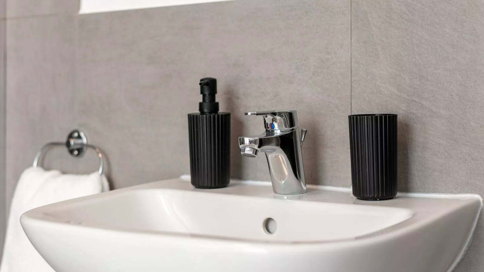 NRV Top 7-Bathroom