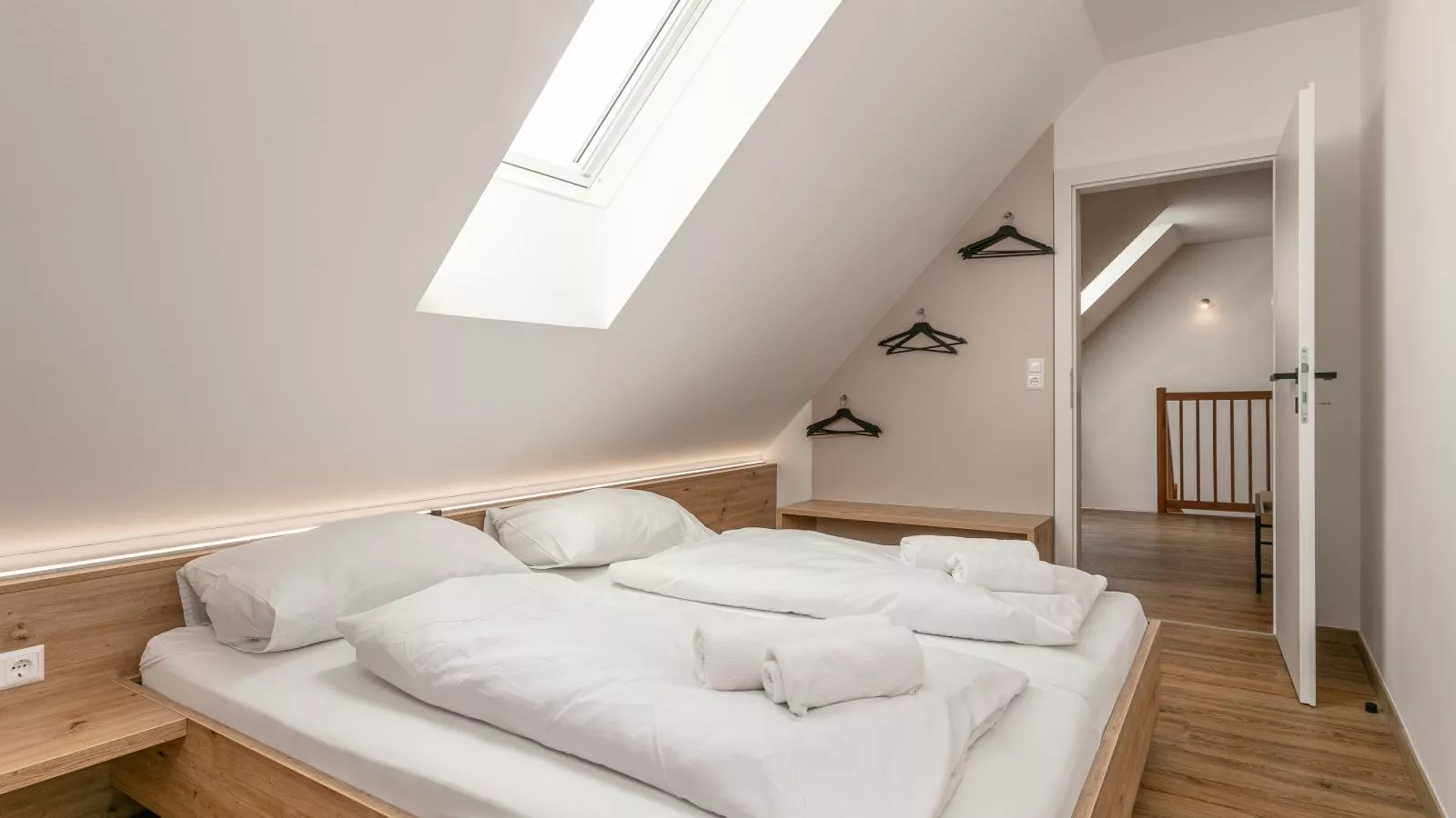 NRV Top 7-Bedroom