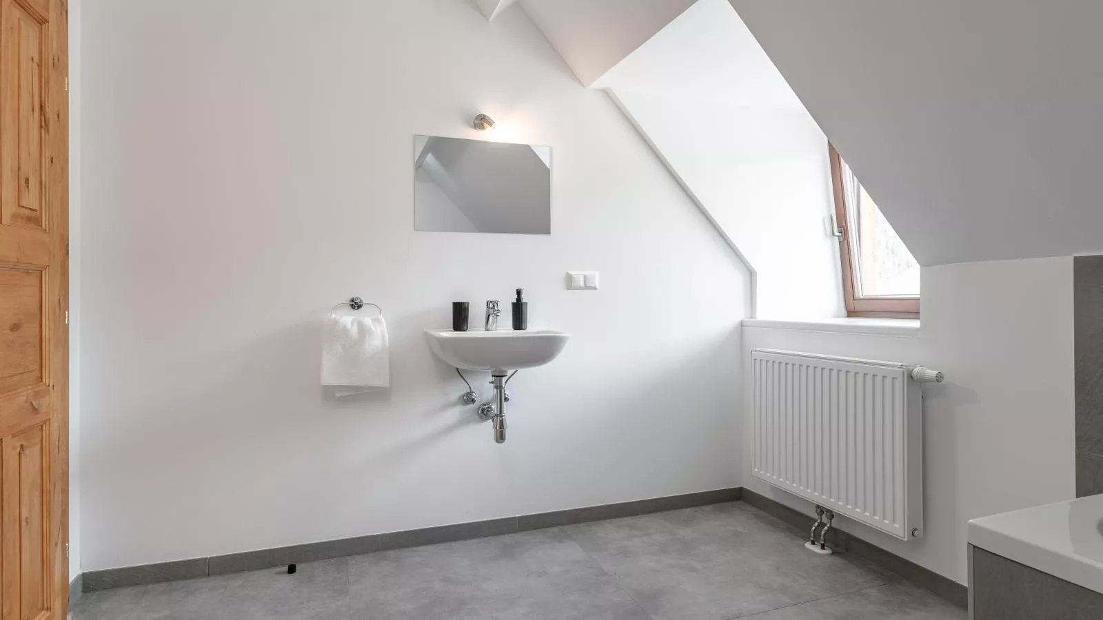 NRV Top 7-Bathroom